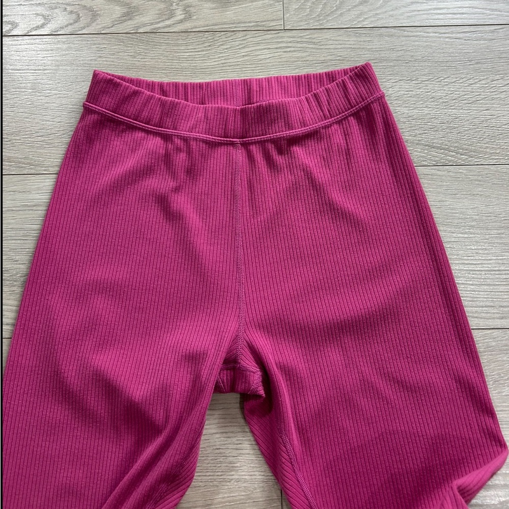 ALO Yoga Ribbed Pink Leggings - Picture 4 of 9